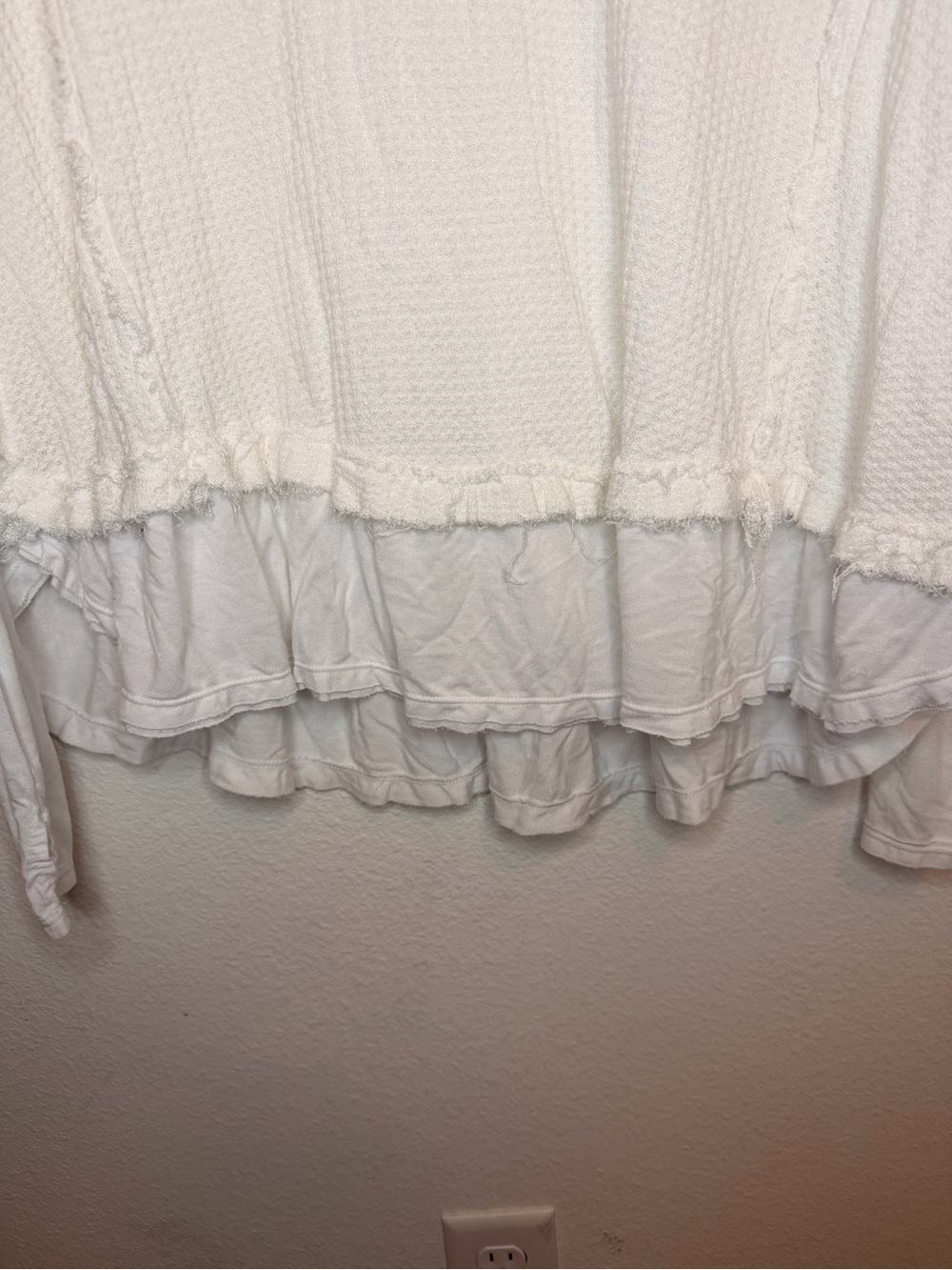 We The Free Waffle Knit V-Neck Ruffle Hem Long Sleeve Top White XS Boho - Picture 6 of 8